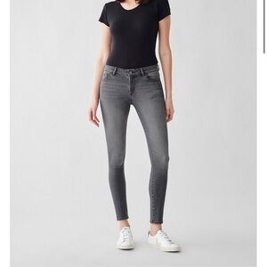 DL1961 premium denim skinny jeans
